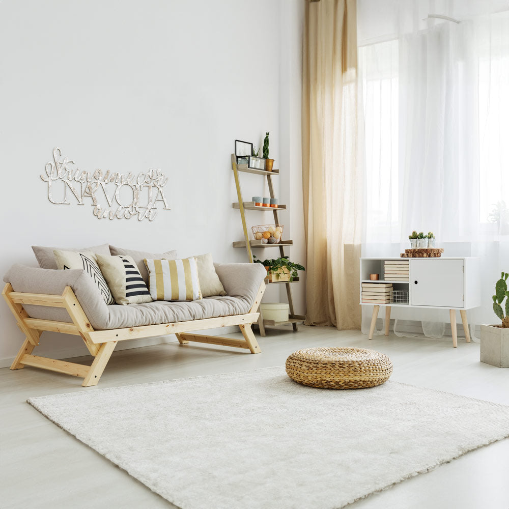 Scritta in Legno Stringimi così