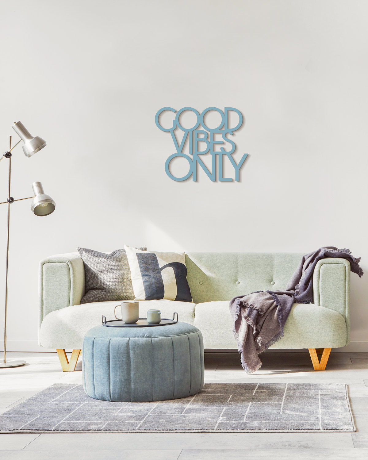 scritta decorativa per la casa motivazionale idea regalo scritta in legno good vibes only #colore_azzurro-polvere