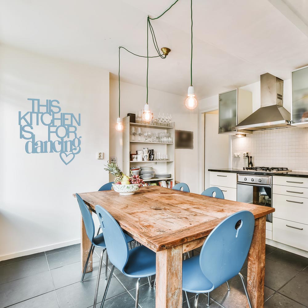 Scritta in Legno This Kitchen is for dancing