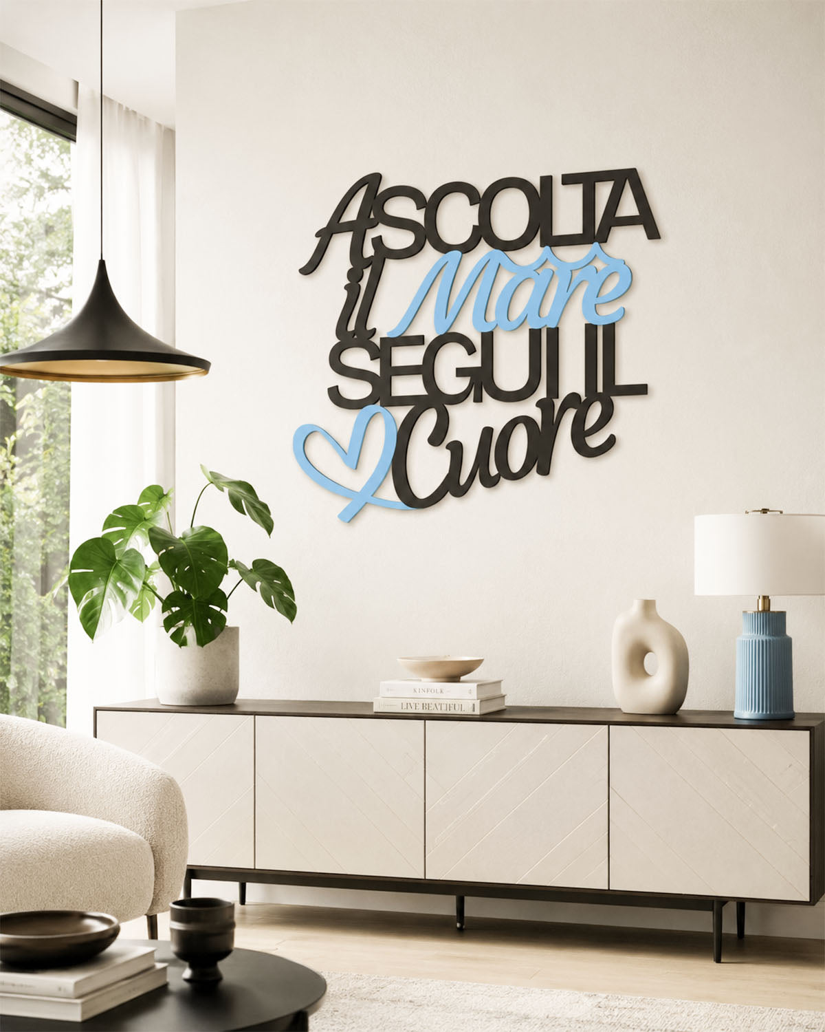 Scritta in legno Ascolta il mare segui il cuore