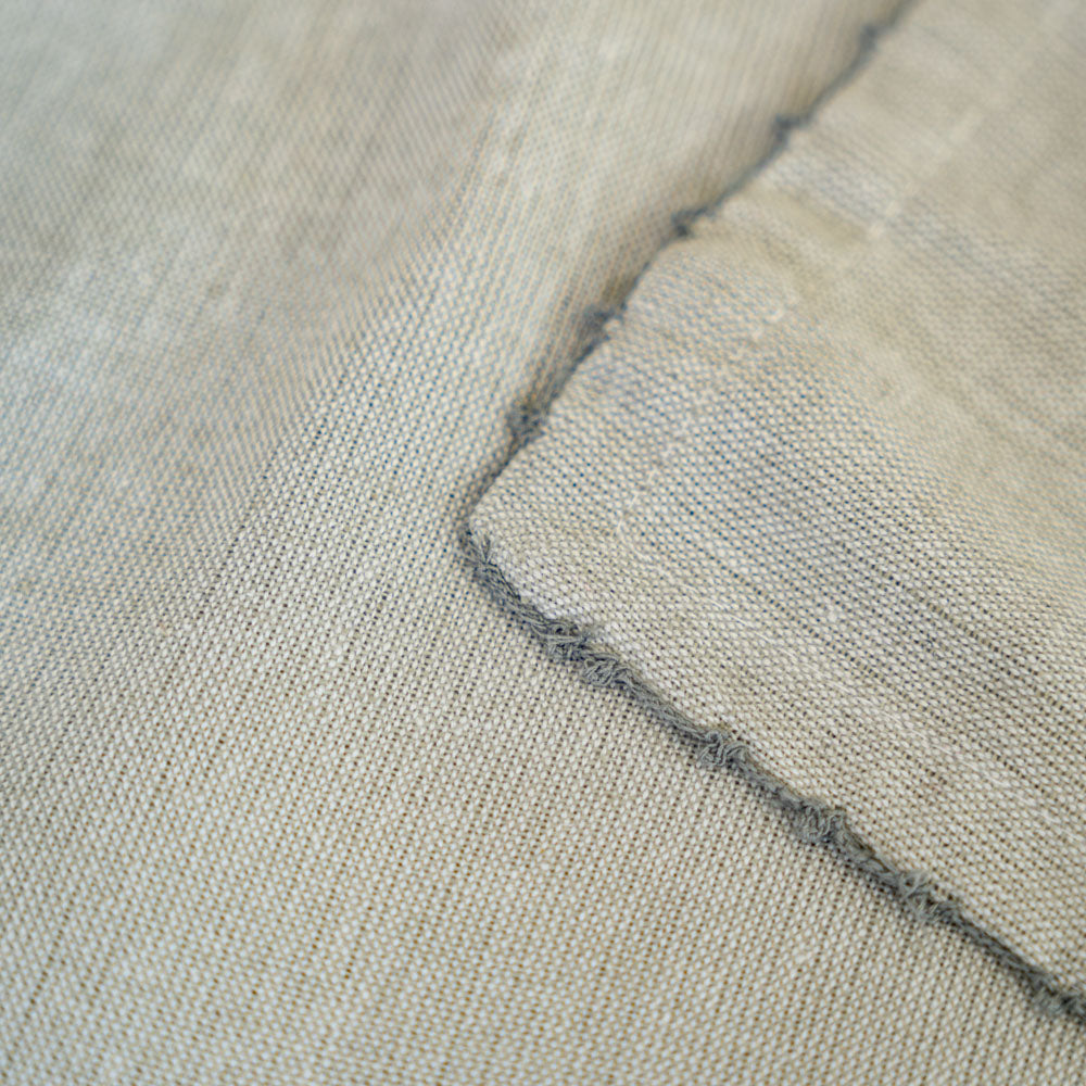 Tovaglia in cotone con bordi ricamati