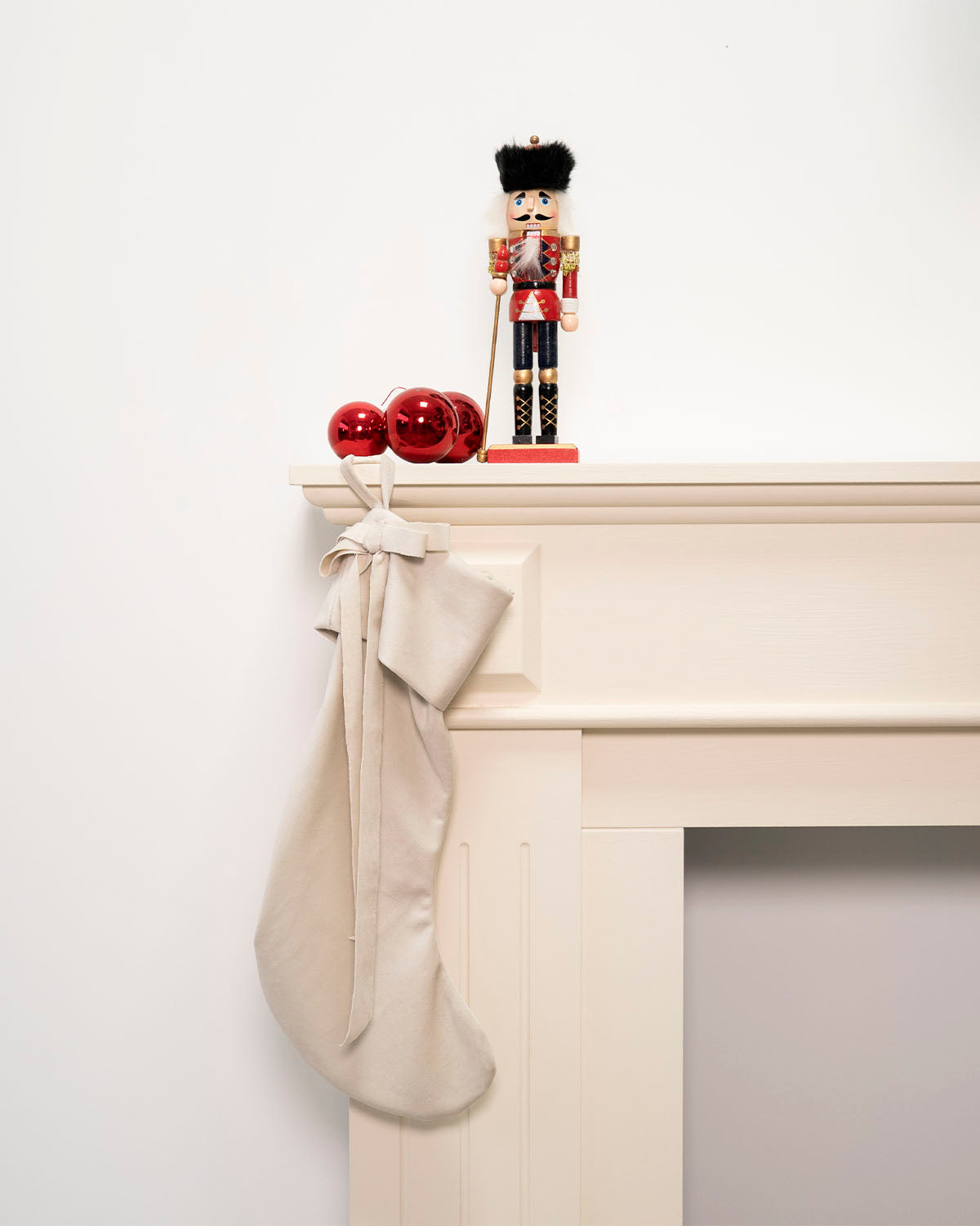 decorazione natalizia befana calza in velluto fatta a mano