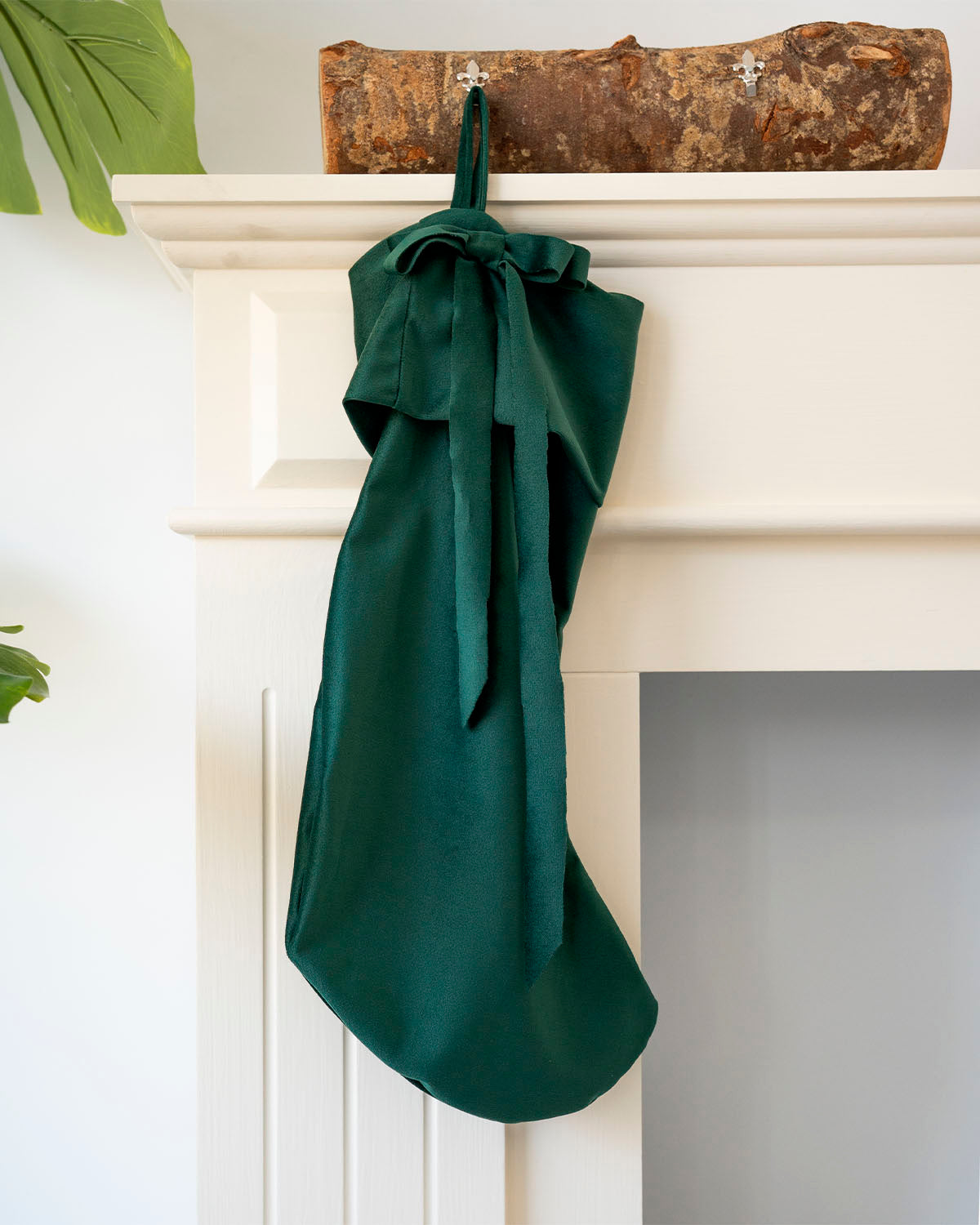 decorazione natalizia befana calza in velluto fatta a mano #colore_verde