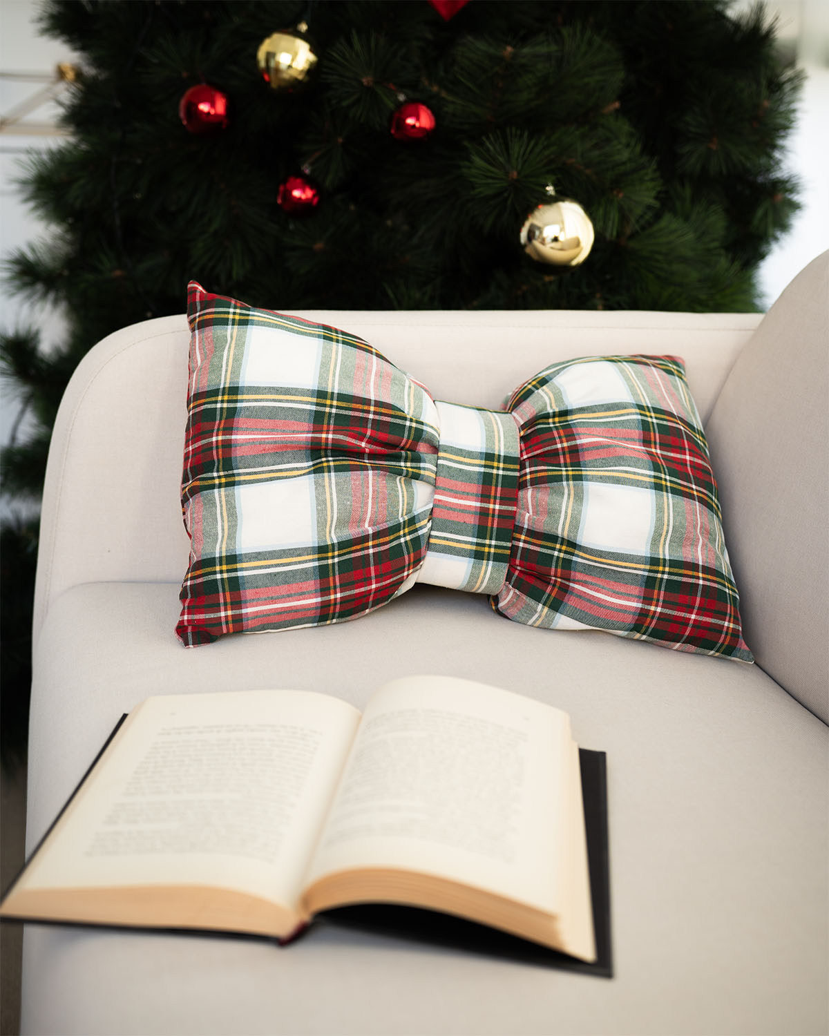 decorazione natalizia cuscino a forma di fiocco