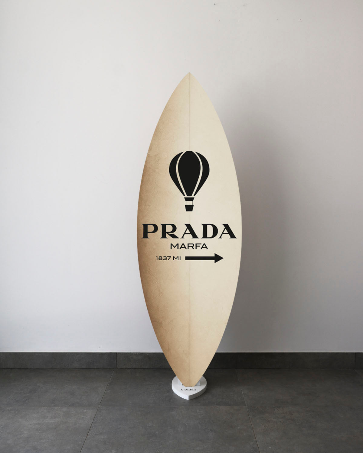 Surfboard Minimal Couture