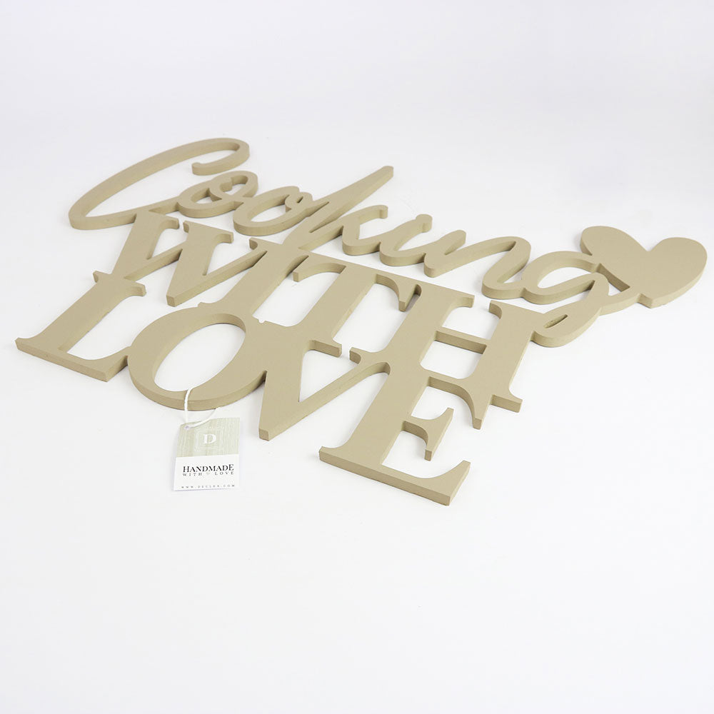 Scritta in Legno Cooking with love