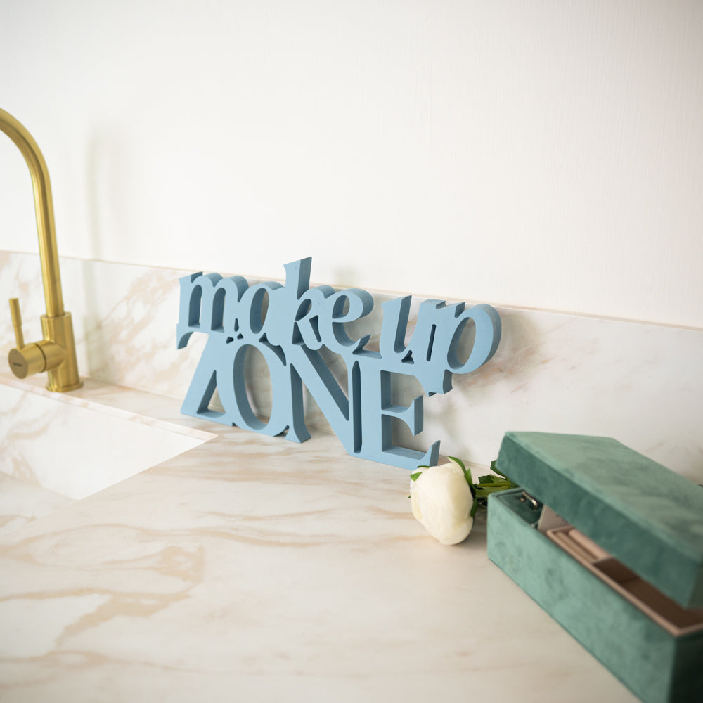 Targa in Legno Make Up Zone