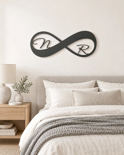 Scritta in legno Infinito con iniziali