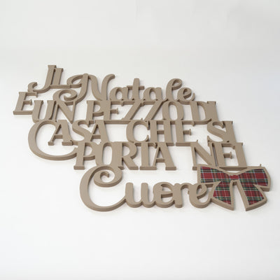 Scritta in Legno il Natale è un pezzo di casa