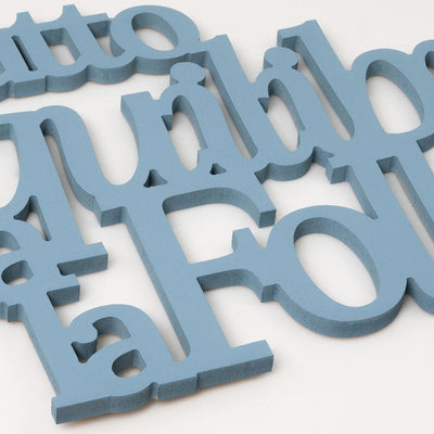 Scritta in Legno Un equilibrio sopra la follia