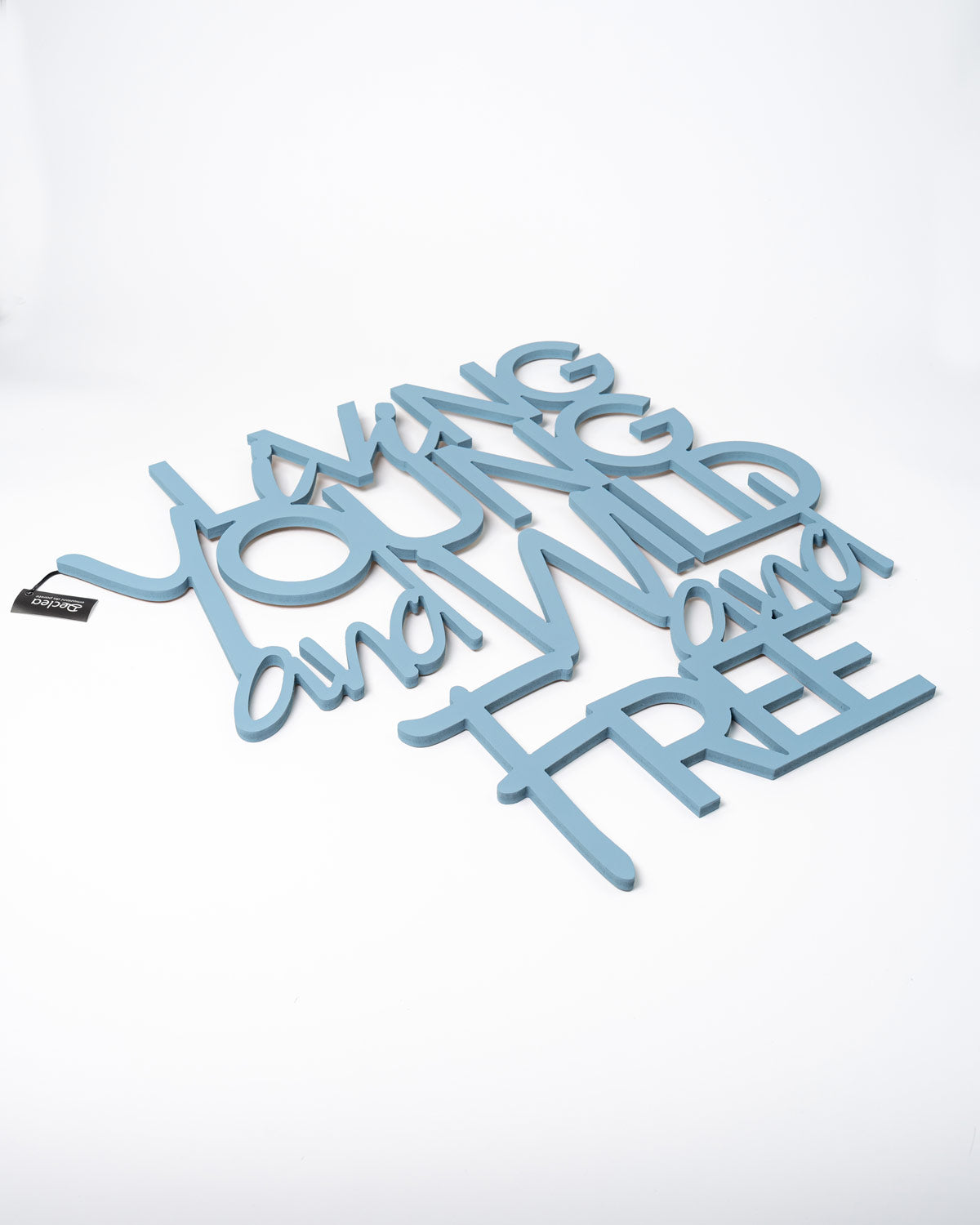 Scritta in legno Young, wild and free