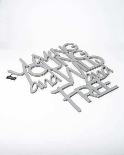 Scritta in legno Young, wild and free