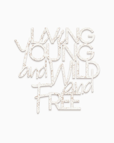 Scritta in legno Young, wild and free