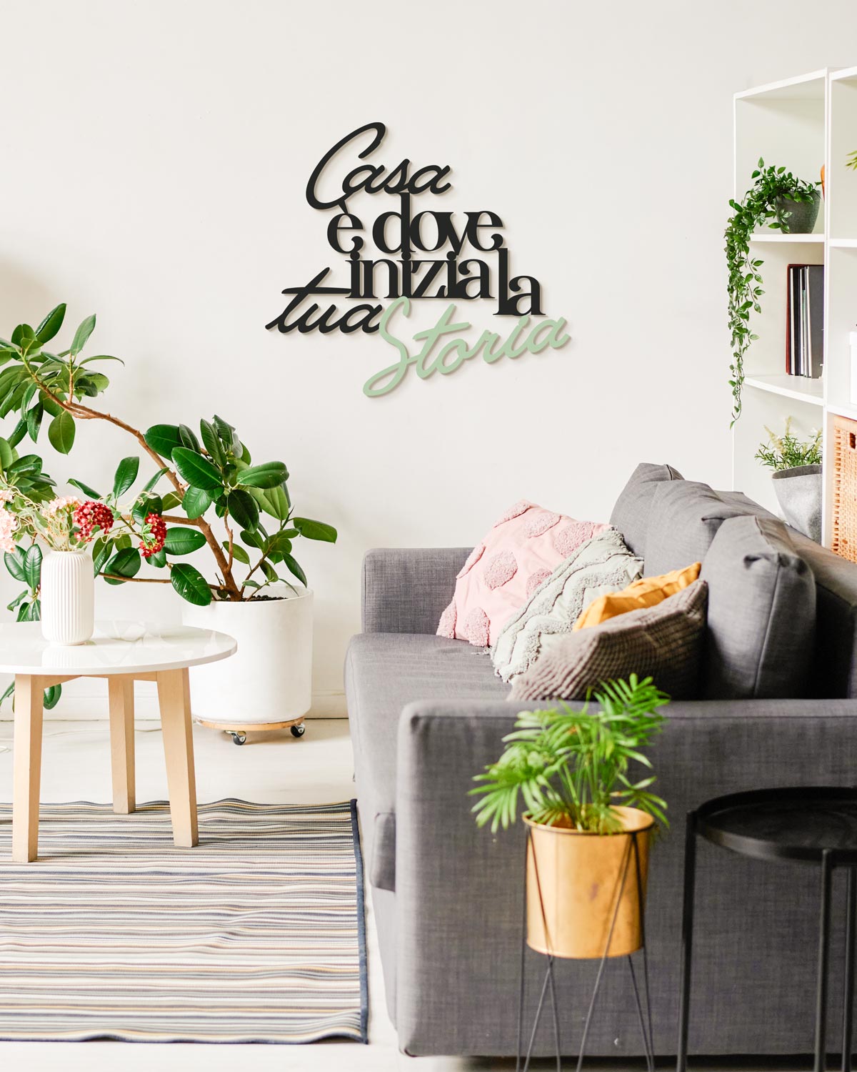 Scritta in legno Casa è dove inizia la tua storia