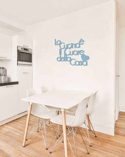 scritta in legno la cucina è il cuore della casa, decorazione da appendere in cucina, arredamento moderno #colore_azzurro-polvere