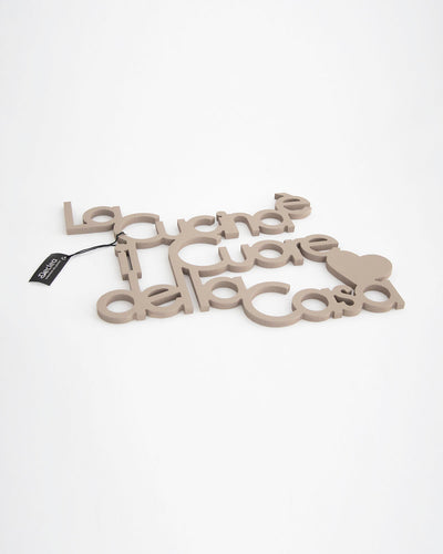 scritta in legno la cucina è il cuore della casa, decorazione da appendere in cucina, arredamento moderno 