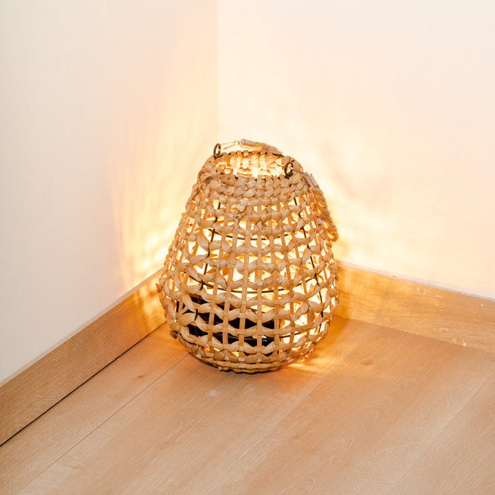 Lantern candle holder with rope