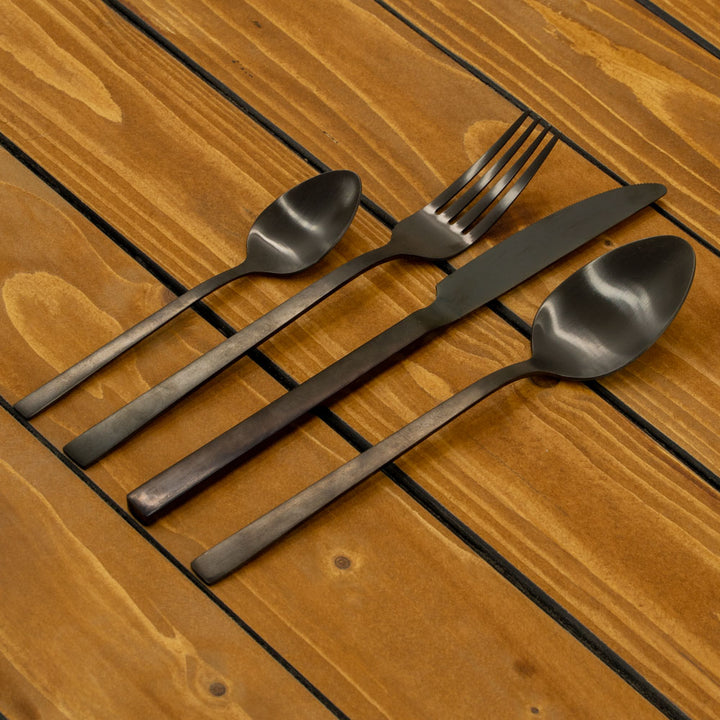 Black cutlery set with matte finish 