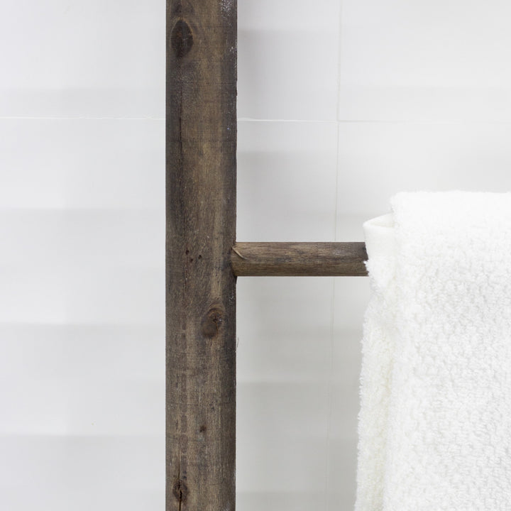 Scala in legno porta asciugamani