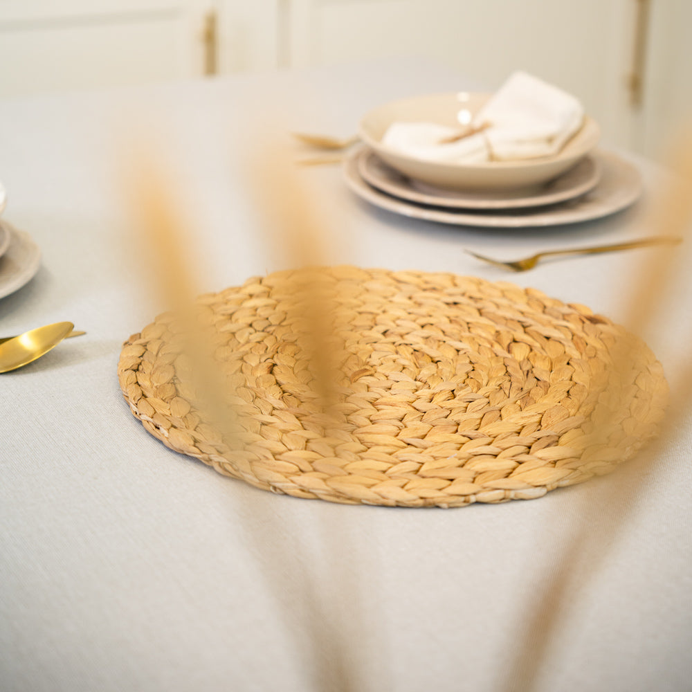 Water hyacinth placemat